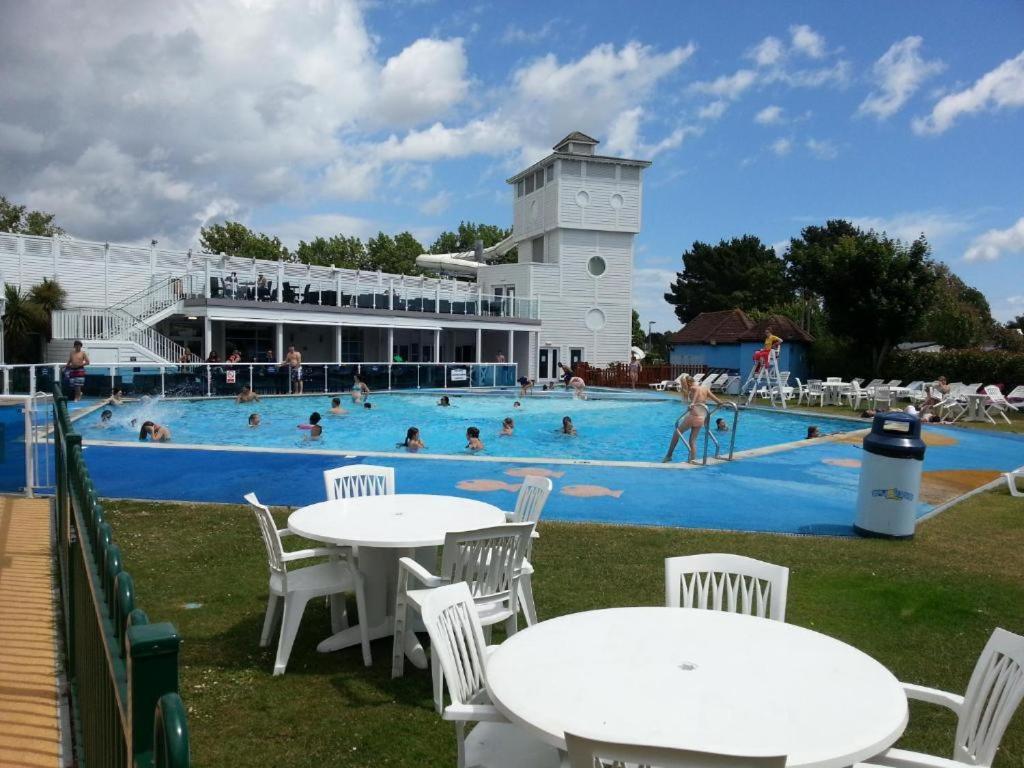 Haven Rockley Park, Lytchett Bay View, Private Holiday Home Lytchett Minster エクステリア 写真